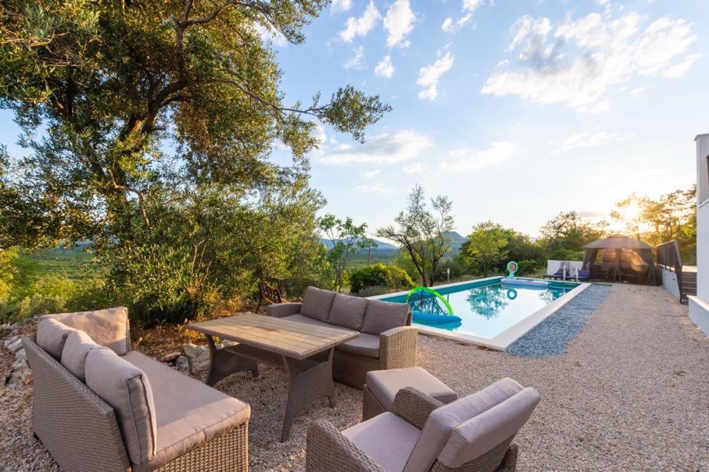 La Finca Olivetree Katuni Εξωτερικό φωτογραφία